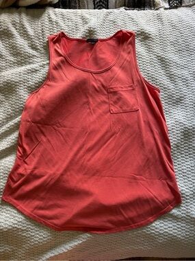 Women's Sleeveless Pocket Tank Top - Coral